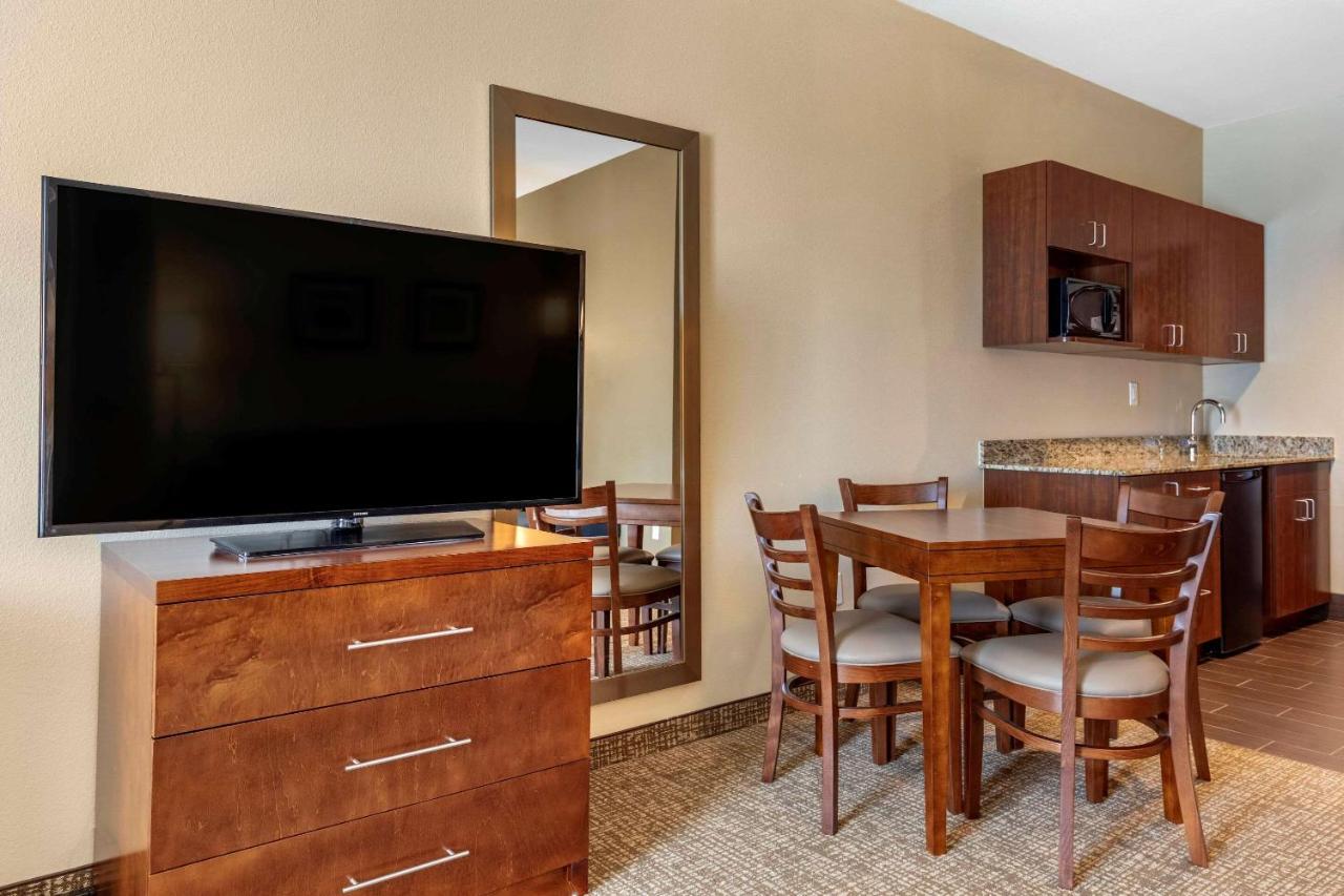 Comfort Inn & Suites Edgewood Bagian luar foto