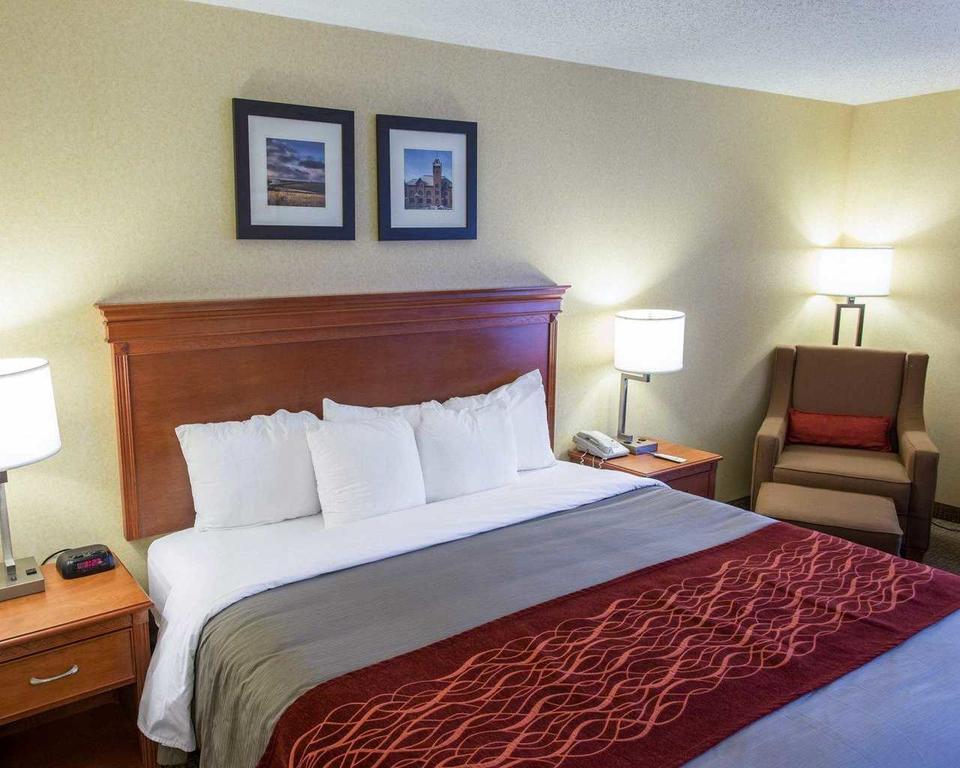 Comfort Inn & Suites Edgewood Bagian luar foto